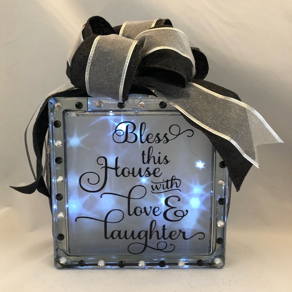 Glass light box with 8 light modes